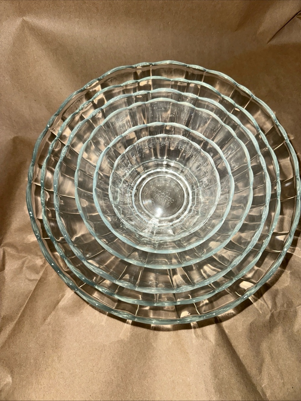 Set Of 6 Arcoíris Francés Nested Clear Glass Bowls with Scalloped Edges - Picture 3 of 6